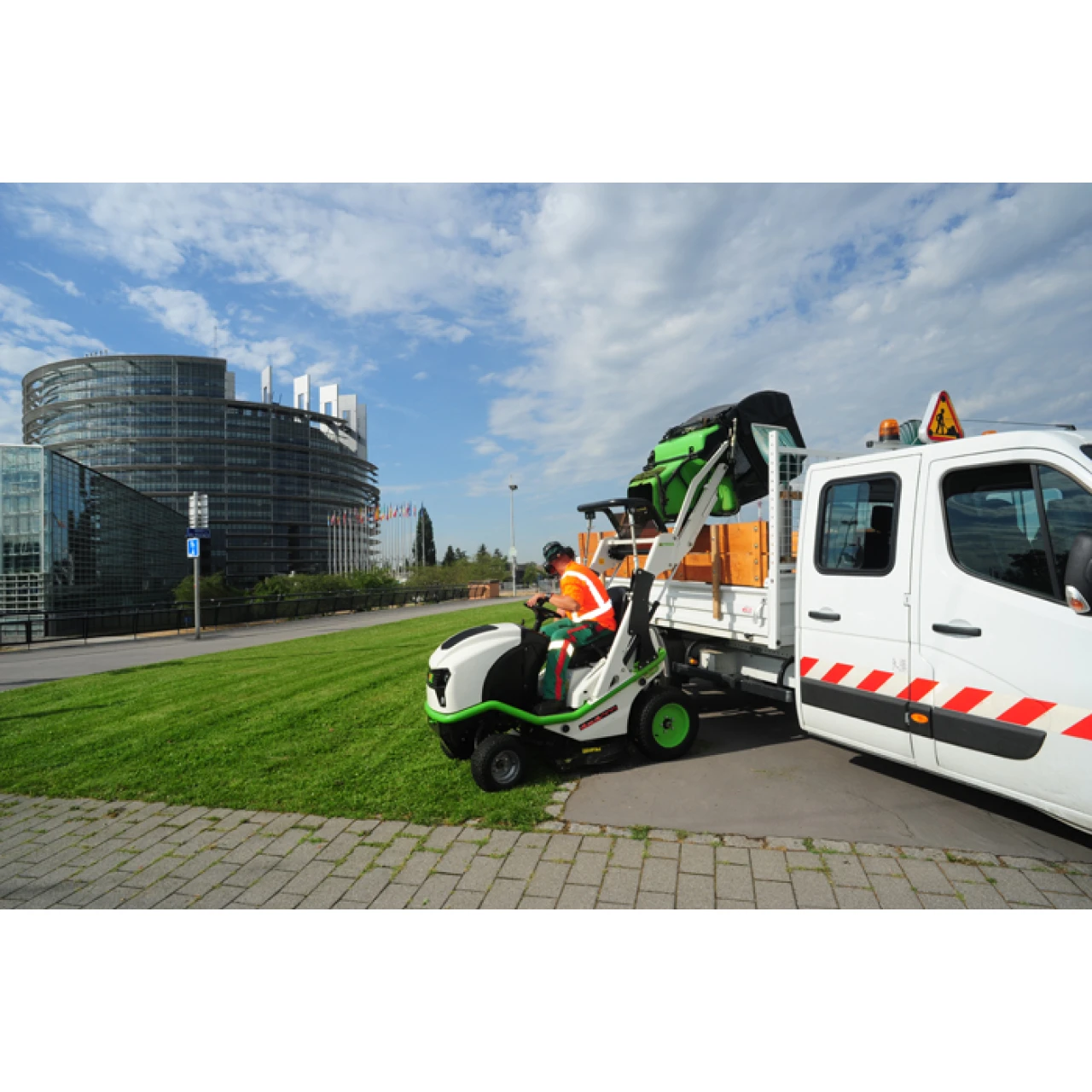 Rasentraktor Buffalo 100 BPHP2 5 Rasentraktor Buffalo 100 BPHP2 – Bild 5